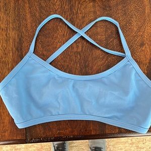 Jolyn Xavier top size med.. in great shape not sure if ur was ever worn